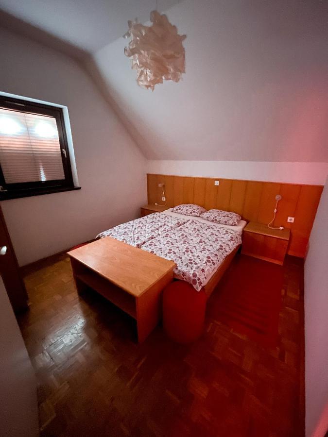 ברז'יס Mad House Apartment 2, Terme Catez מראה חיצוני תמונה